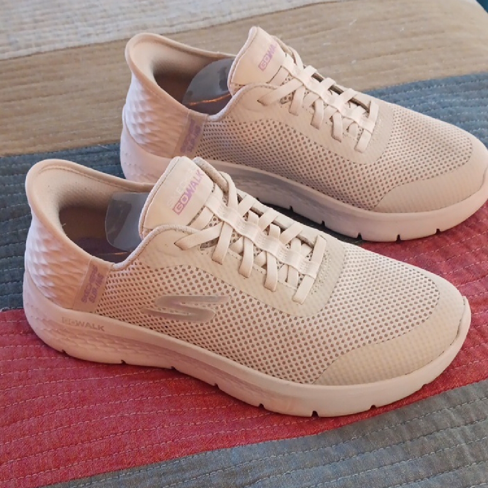 NWOT Skechers Go Walk Slip In Comfort Walking Shoes - Picture 2 of 16
